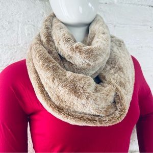 Emanuel geraldo scarf super soft camel color excellent condition